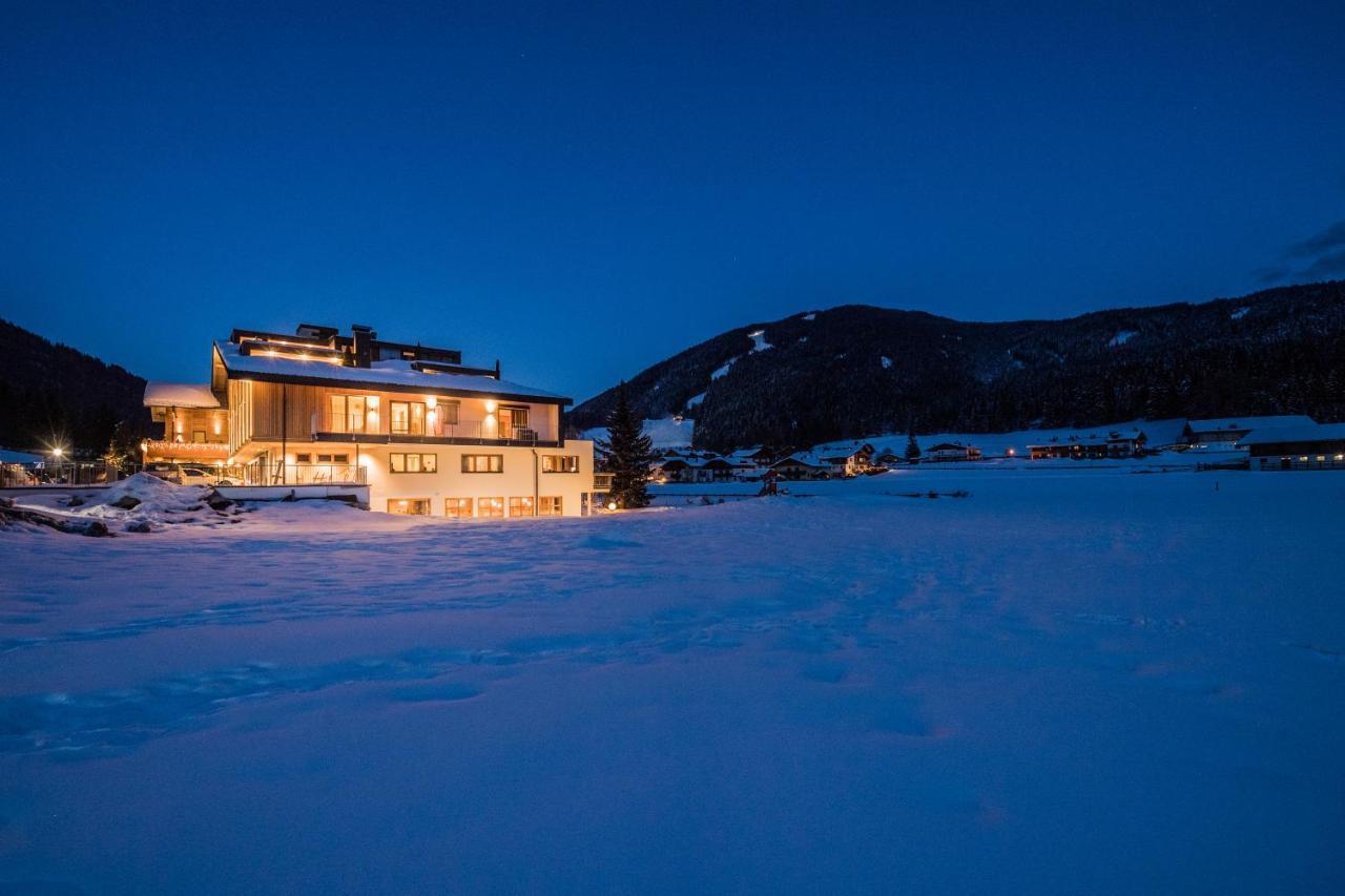 Helmhotel San Candido Esterno foto