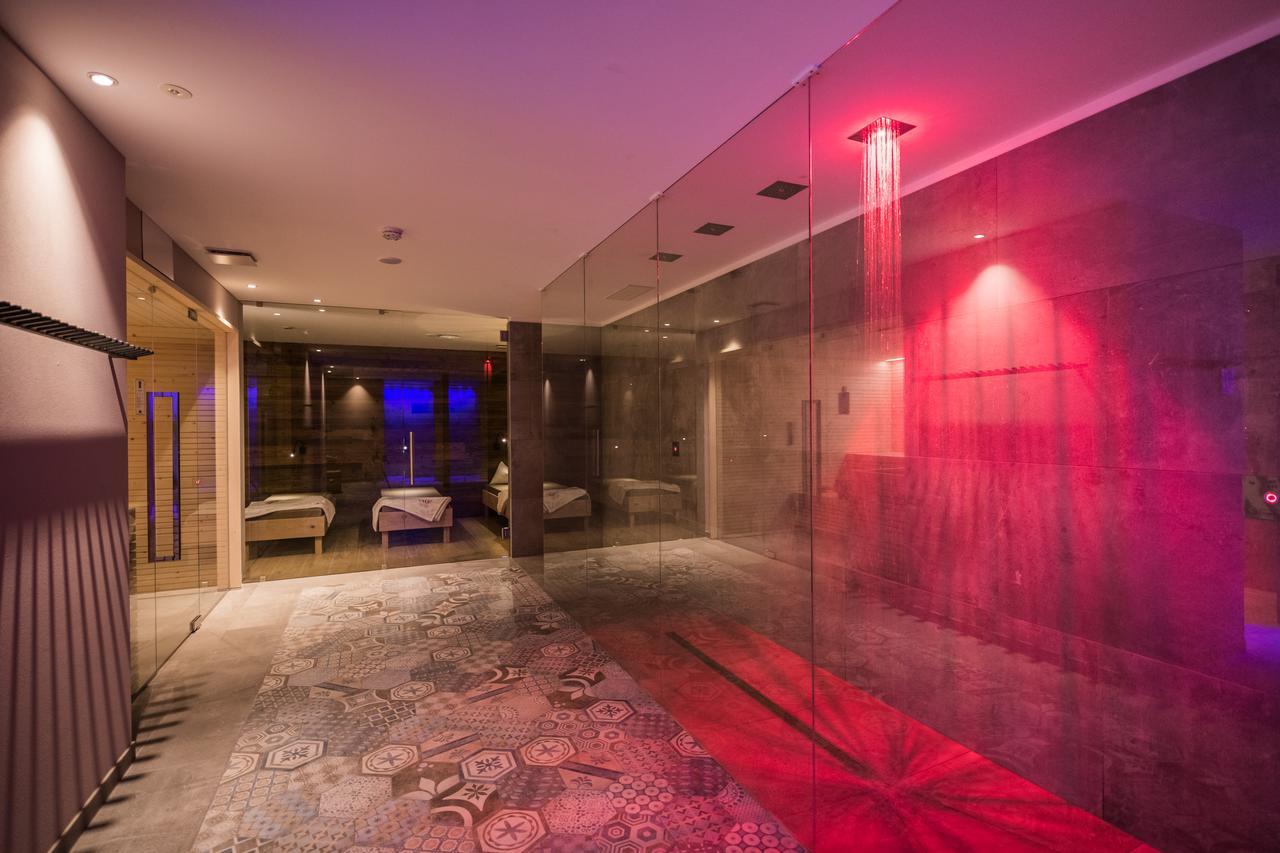 Helmhotel San Candido Esterno foto