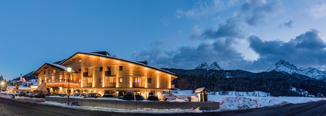 Helmhotel San Candido Esterno foto