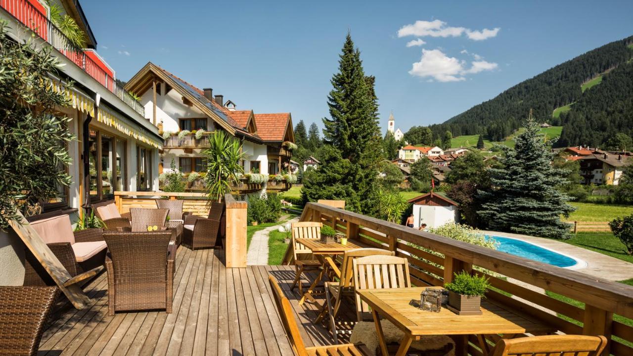 Helmhotel San Candido Esterno foto