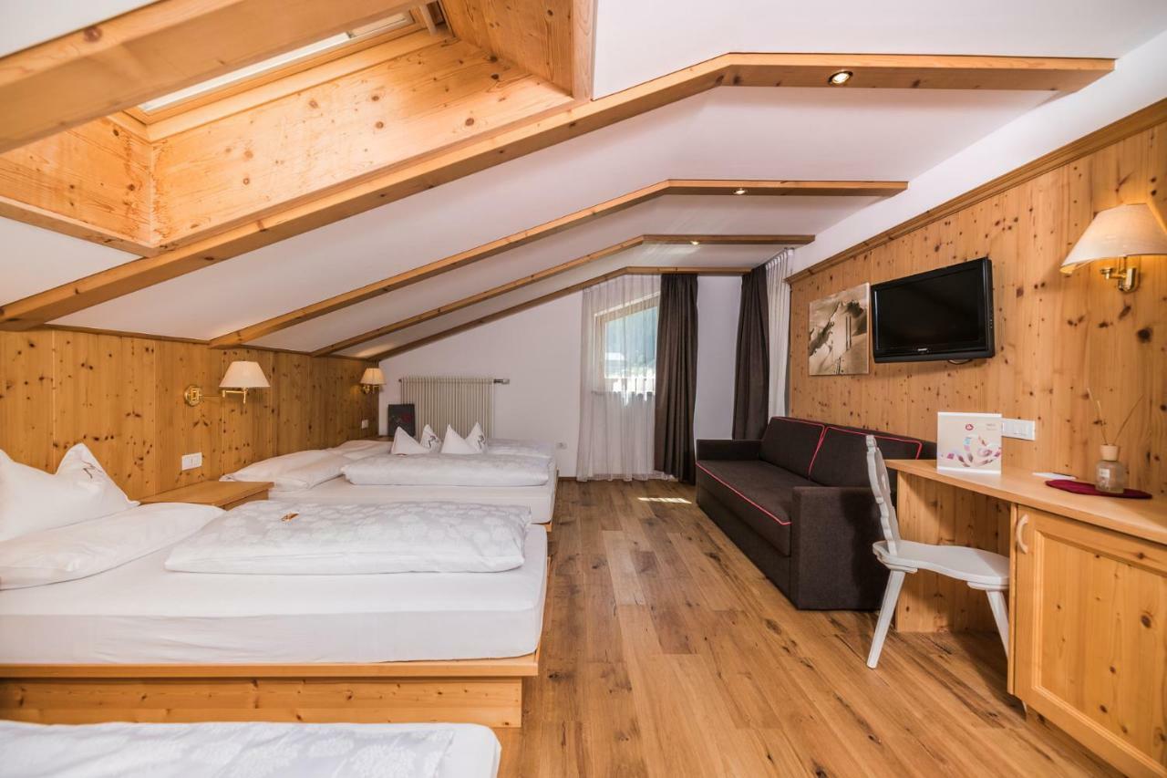 Helmhotel San Candido Esterno foto