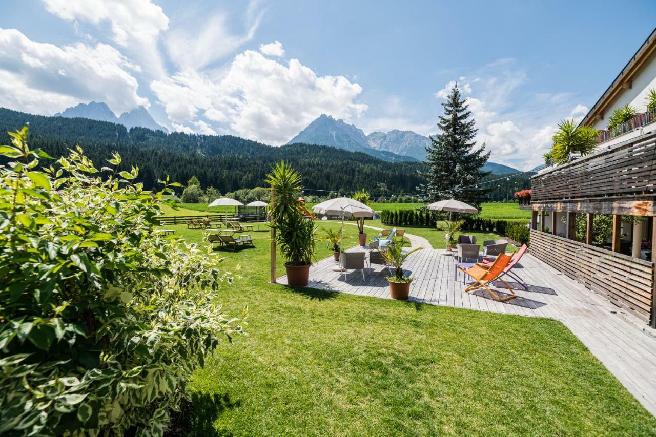 Helmhotel San Candido Esterno foto