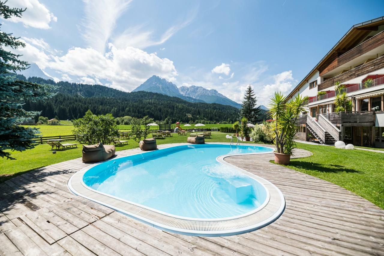 Helmhotel San Candido Esterno foto