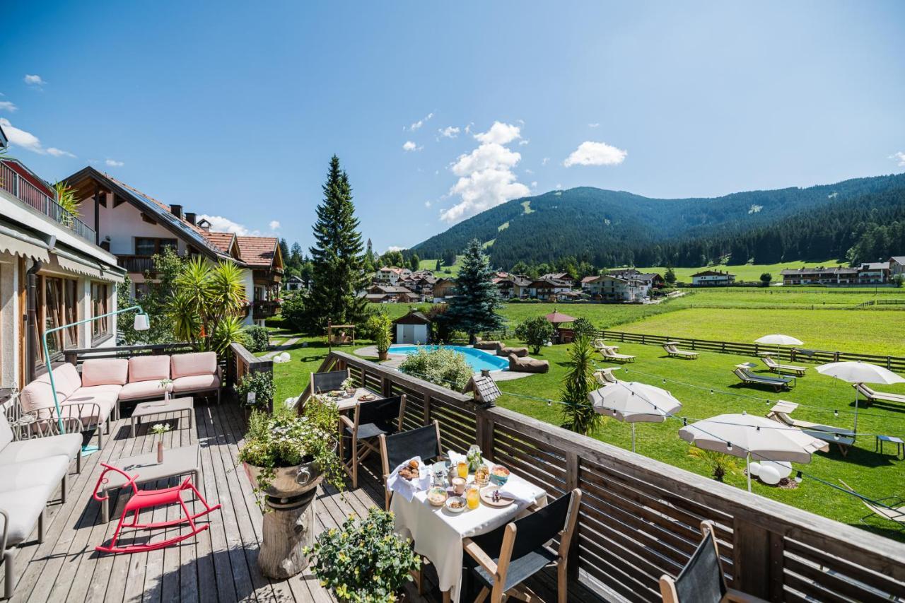 Helmhotel San Candido Esterno foto
