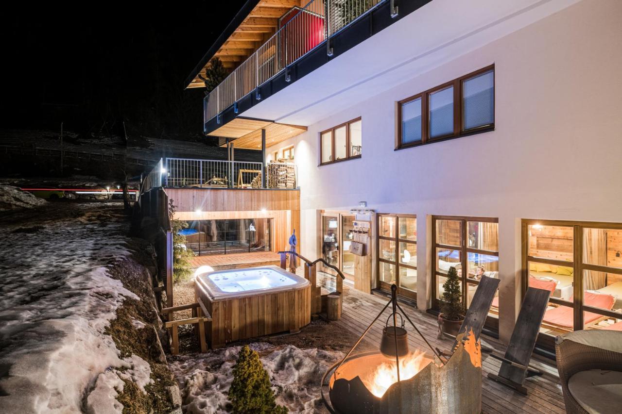 Helmhotel San Candido Esterno foto